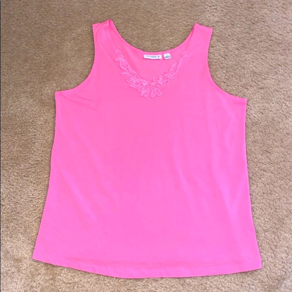 🌸Susan Graver Lace Accent Stretch Tank🌸